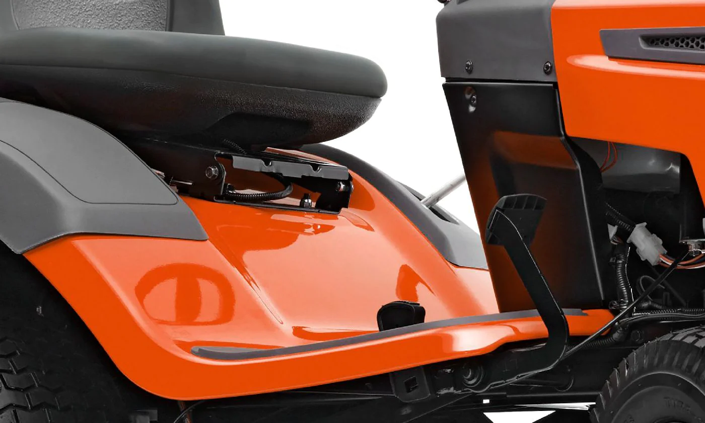 Husqvarna Rasentraktor TC 138 – Modell 2024 – Bild 2