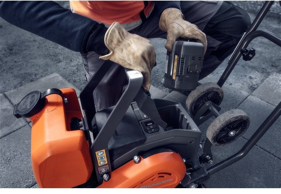 HUSQVARNA LF 60i LAT – Akku Rüttelplatte vorlaufend mit 88 kg – Battery System BLi-X – Bild 3