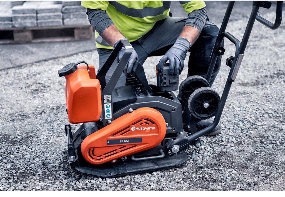 HUSQVARNA LF 60i LAT – Akku Rüttelplatte vorlaufend mit 88 kg – Battery System BLi-X – Bild 2