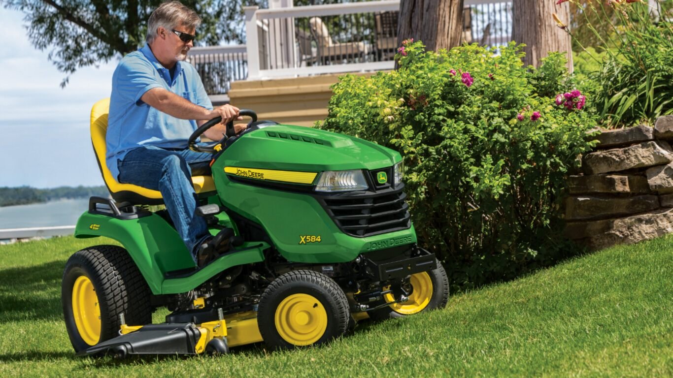 JOHN DEERE Rasentraktor X584 – Bild 2