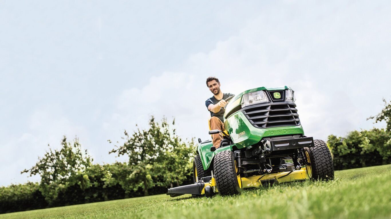 JOHN DEERE Rasentraktor X590 – Bild 3