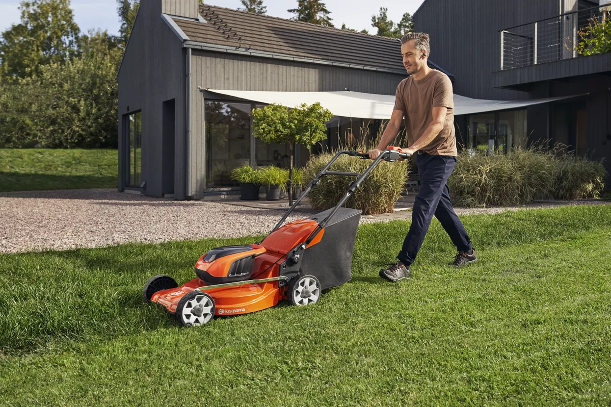 HUSQVARNA LC 142iS inkl. Akku und Ladegerät – Bild 2