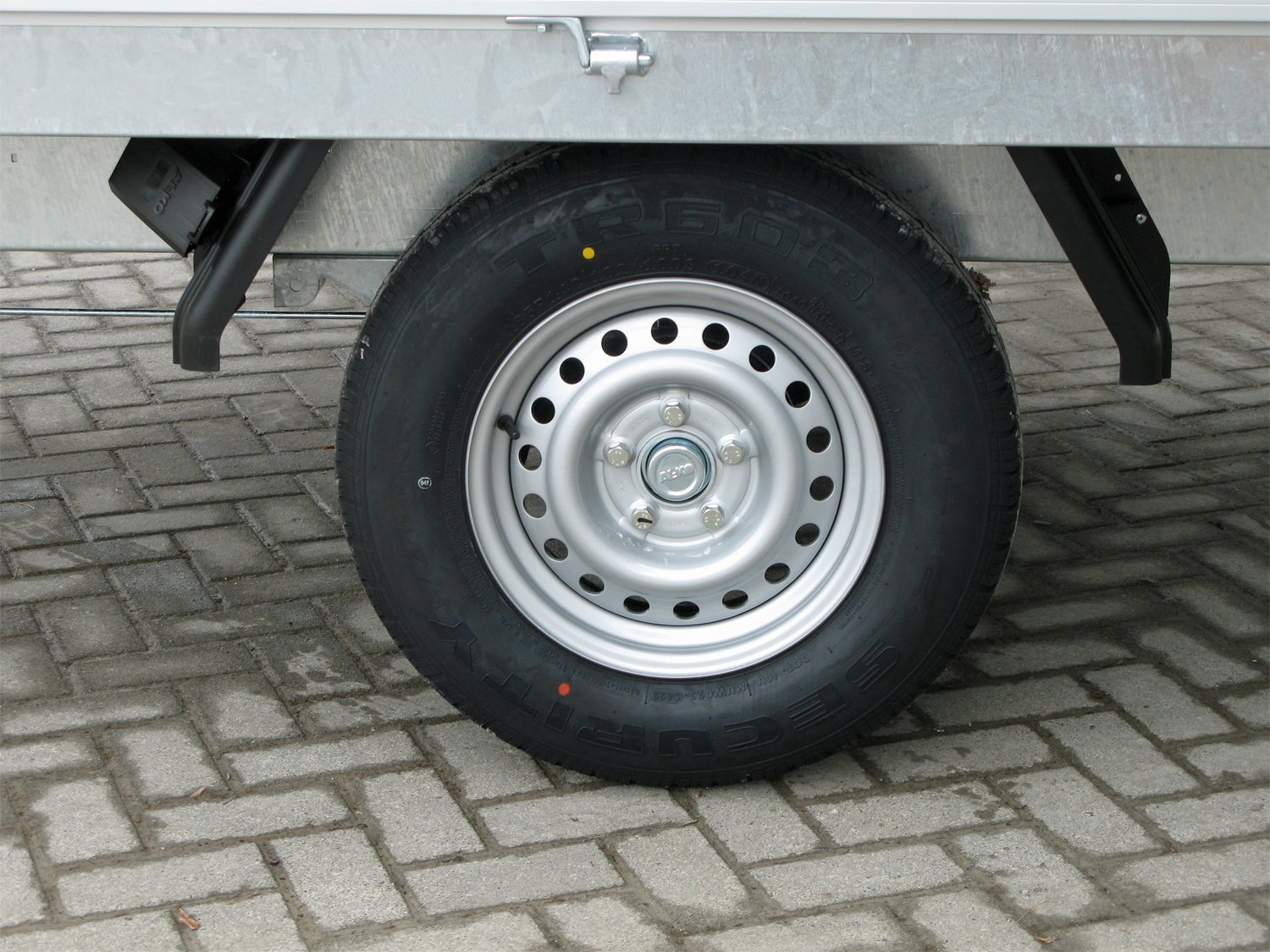 Hapert Azure H-1 – 1500 – 2600 x 1500 – Bereifung 185R14C – Bild 2