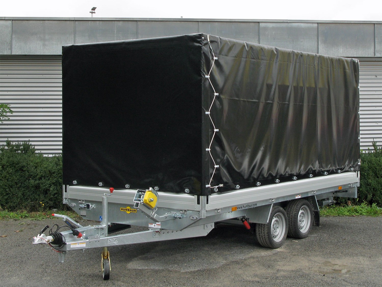 Humbaur Universal 3000 Seilwinde, Alu Bordwände 350 mm, Auffahrbohlen – Bild 2