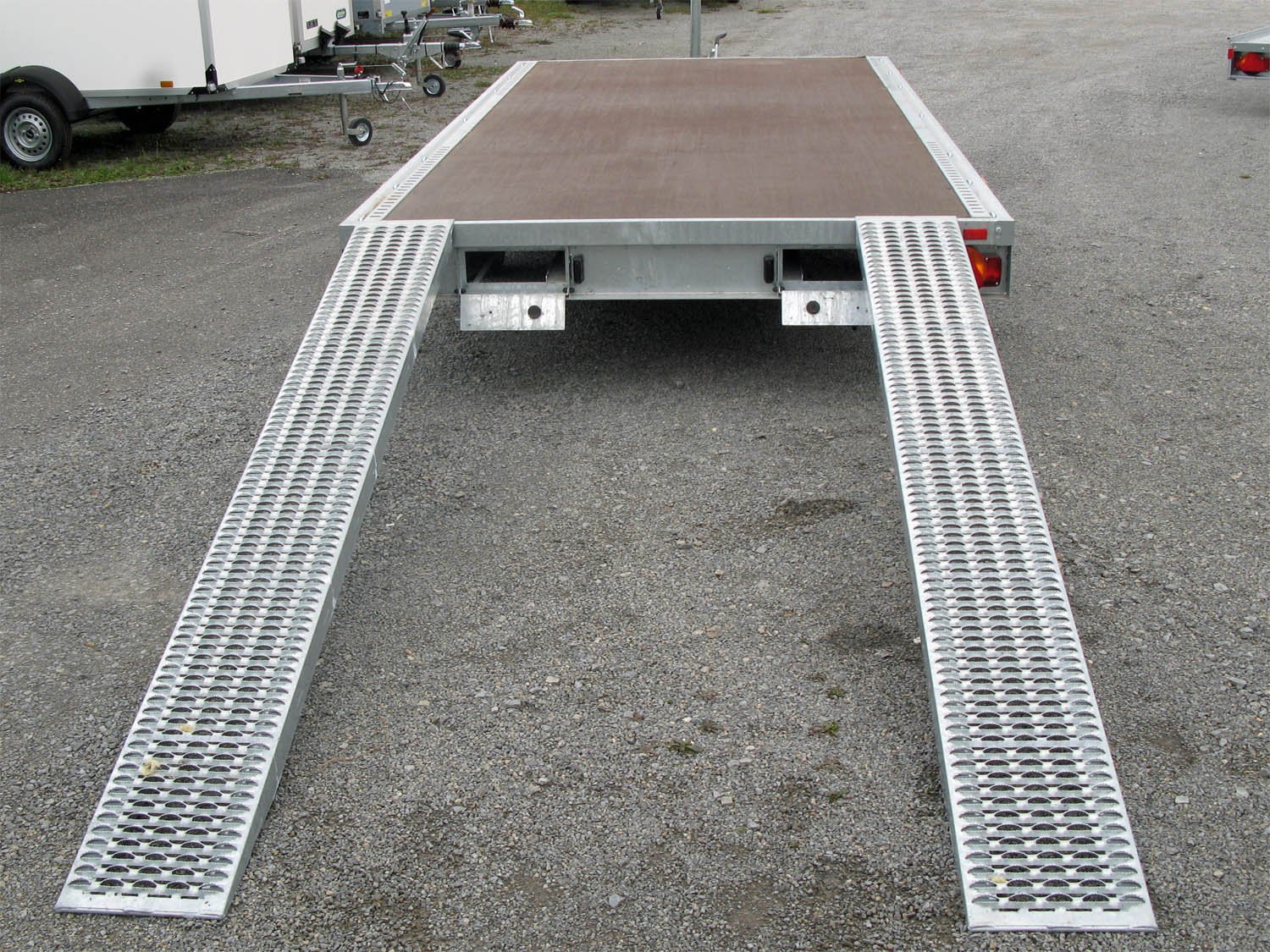 Humbaur Universal 3000 Seilwinde, Alu Bordwände 350 mm, Auffahrbohlen – Bild 3