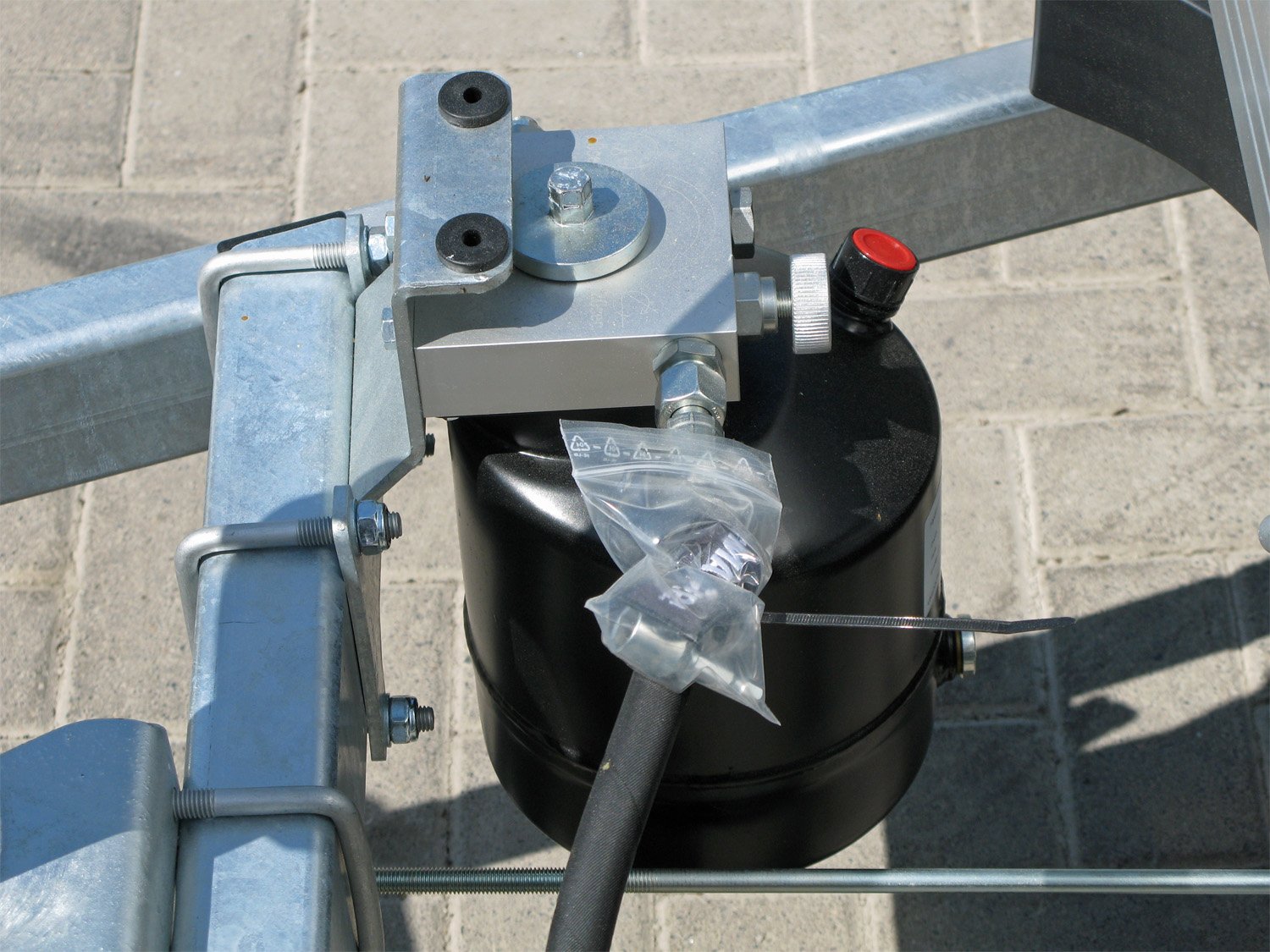 Unsinn UHK 2715-15-13 Pumpless, Spinlock 8 Zurrpins, 100 km/h – Bild 3